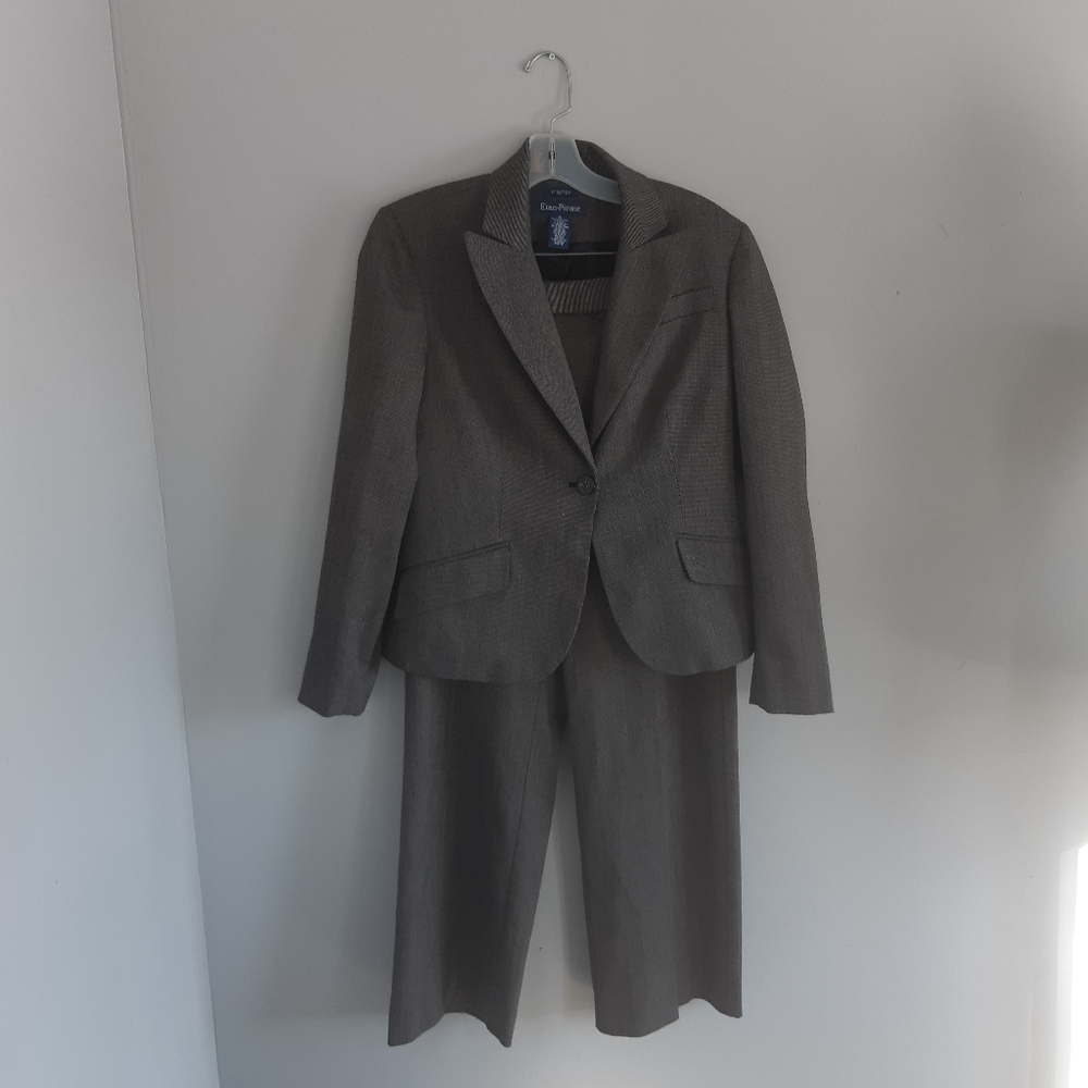 Evan  Picone Women's suit Size 6